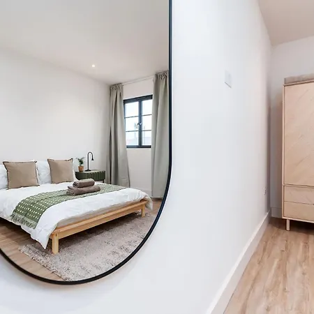 6-bedroom, 6-bathroom Contractor Manchester