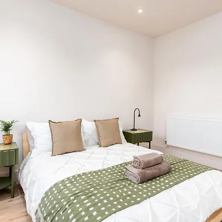 6-bedroom, 6-bathroom Contractor