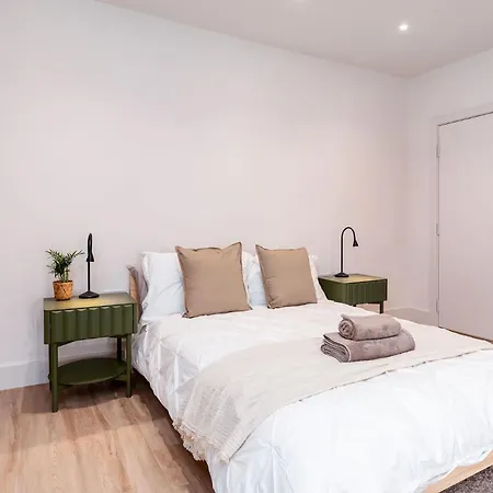 Feriehus 6-bedroom, 6-bathroom Contractor *