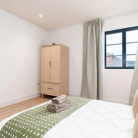 6-bedroom, 6-bathroom Contractor Manchester