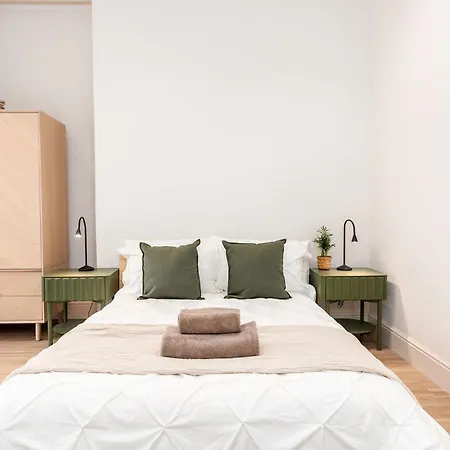 Feriehus 6-bedroom, 6-bathroom Contractor