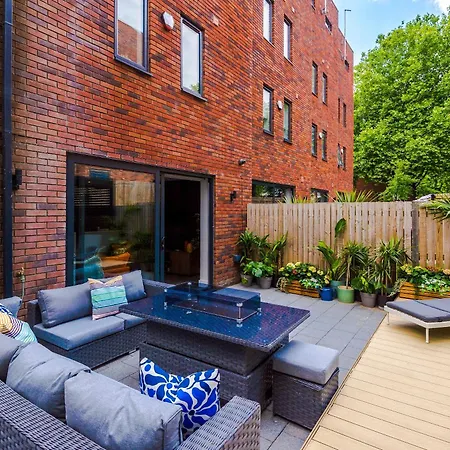 Stunning Luxury By 53 Degrees Property, Great For Groups With Hot Tub And Firepit!