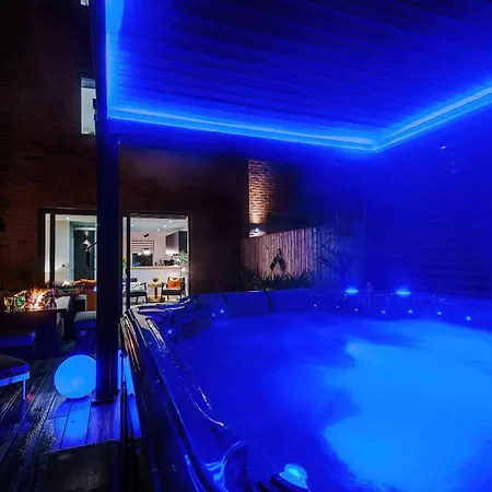 Stunning Luxury By 53 Degrees Property, Great For Groups With Hot Tub And Firepit! *