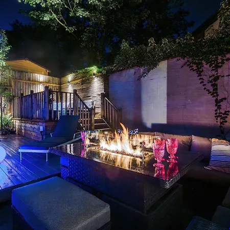 Hébergement de vacances Stunning Luxury By 53 Degrees Property, Great For Groups With Hot Tub And Firepit! *