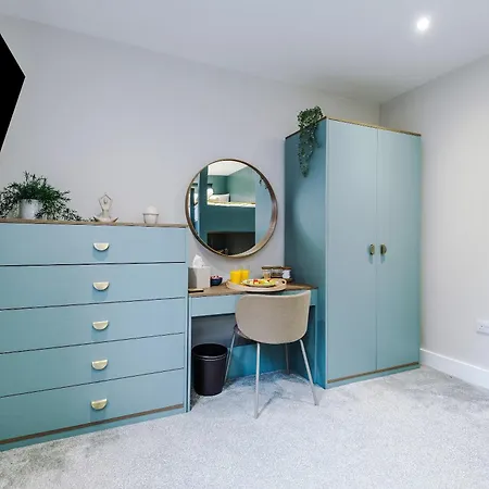 Stunning Luxury By 53 Degrees Property, Great For Groups With Hot Tub And Firepit! Manchester