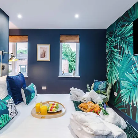Stunning Luxury By 53 Degrees Property, Great For Groups With Hot Tub And Firepit! * Manchester