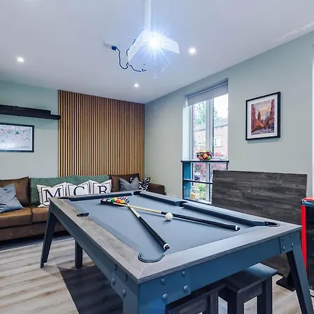 Stunning Luxury By 53 Degrees Property, Great For Groups With Hot Tub And Firepit! Hébergement de vacances Manchester