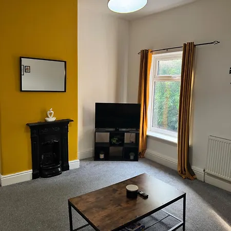 בית נופש Cozy Retreat With 2 Bedrooms *
