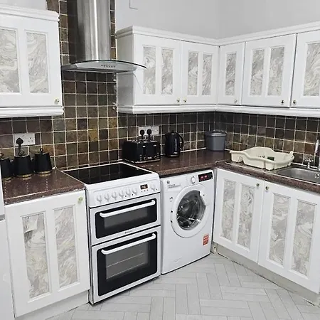 Full In Moss Bank Near Cheetham Hill Manchester