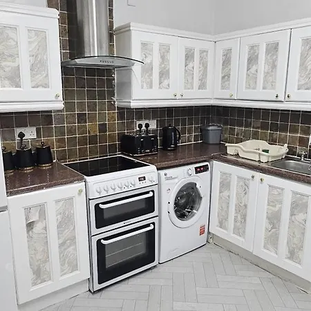 Full In Moss Bank Near Cheetham Hill * Manchester