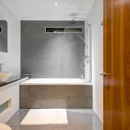 Pass The Keys Modern 2 Bed Centre Parking * Manchester