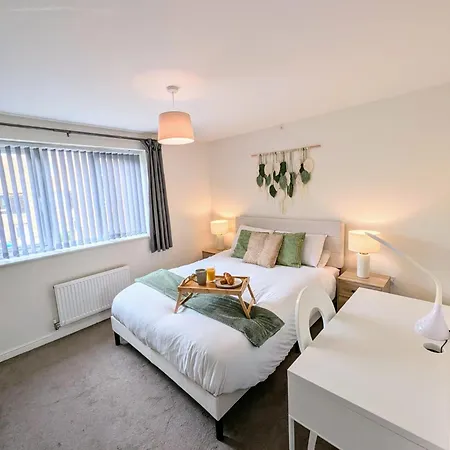 別荘 Reach - King Bed, Parking, 2 Tvs, O2 Apollo, Hospital & Oxford Road マンチェスター