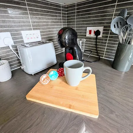 Reach - King Bed, Parking, 2 Tvs, O2 Apollo, Hospital & Oxford Road Manchester