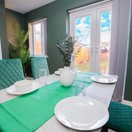 Luxury Three Story Townhouse Free Parking On Drive * Manchester