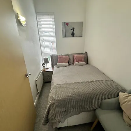 3 Bed-sleeps 6-garden-parking-pets Hébergement de vacances