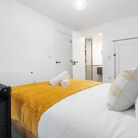 Pristine Old Trafford & Centre 2bd 2bt - Balcony * Μάντσεστερ