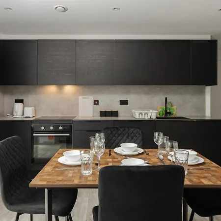 Pristine Old Trafford & Centre 2bd 2bt - Balcony 公寓