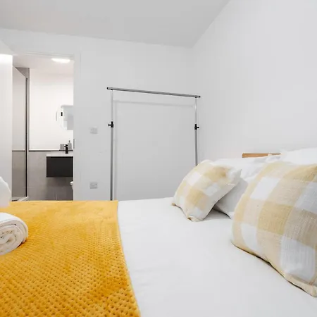 Pristine Old Trafford & Centre 2bd 2bt - Balcony *