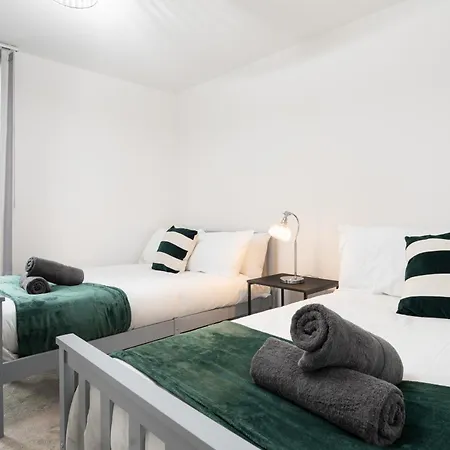 Pristine Old Trafford & Centre 2bd 2bt - Balcony