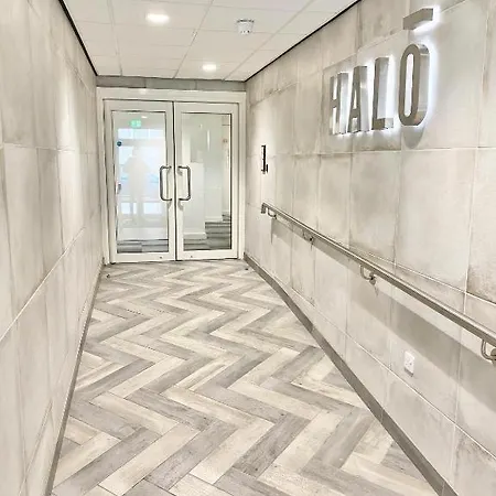 2bed 2bath Free Parking Very Манчестер