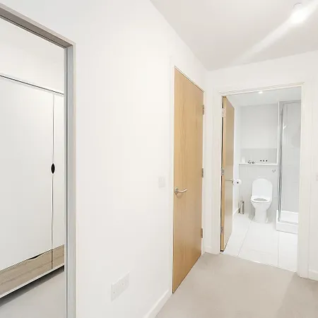 2bed 2bath Free Parking Very Манчестер