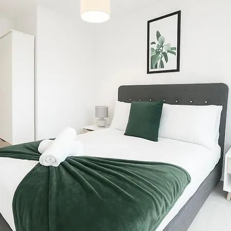 2bed 2bath Free Parking Very