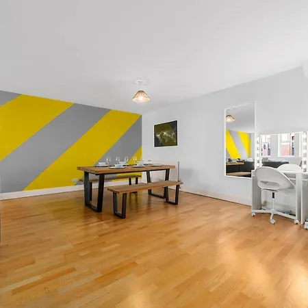 Apartment 3 Bed Canal St Flat Sleeps 9 Centre *