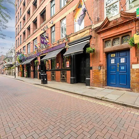 3 Bed Canal St Flat Sleeps 9 Centre Manchester