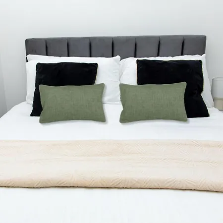 2bedroom Near Etihad Stadium & Coop Live Arena *