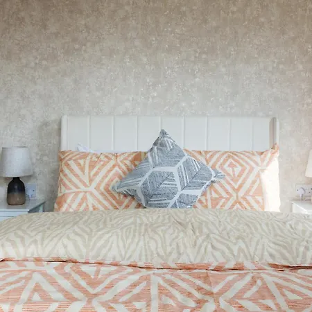 Villa Stunning 4 Bed In Salford - Sleeps 9 Manchester