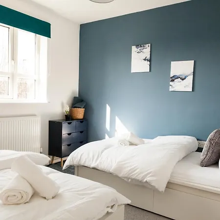 别墅 Stunning 4 Bed In Salford - Sleeps 9