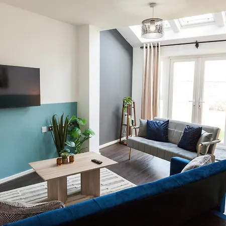 Stunning 4 Bed In Salford - Sleeps 9 曼彻斯特