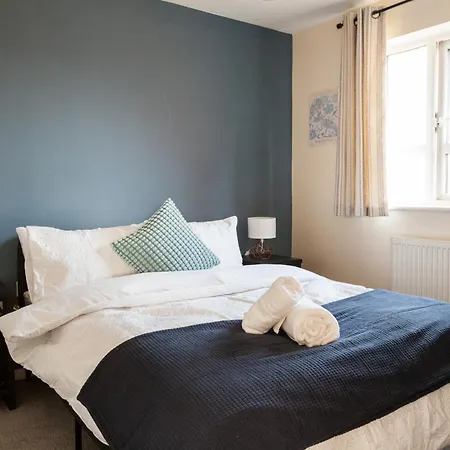 Stunning 4 Bed In Salford - Sleeps 9 别墅 *