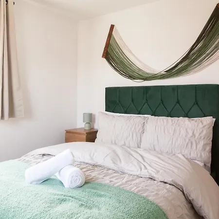 别墅 Stunning 4 Bed In Salford - Sleeps 9 曼彻斯特