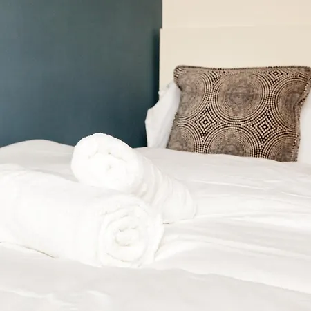 别墅 Stunning 4 Bed In Salford - Sleeps 9 *