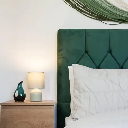 Stunning 4 Bed In Salford - Sleeps 9 Manchester