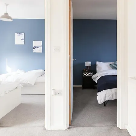 别墅 Stunning 4 Bed In Salford - Sleeps 9 曼彻斯特