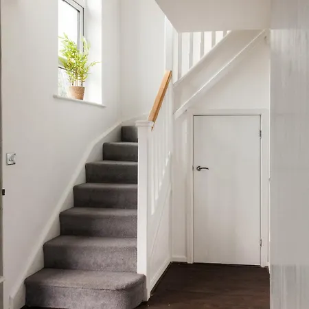 Stunning 4 Bed In Salford - Sleeps 9 * 曼彻斯特