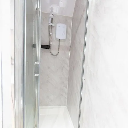 Luxury 1-bed Near Centre And North General Hospital Apartment