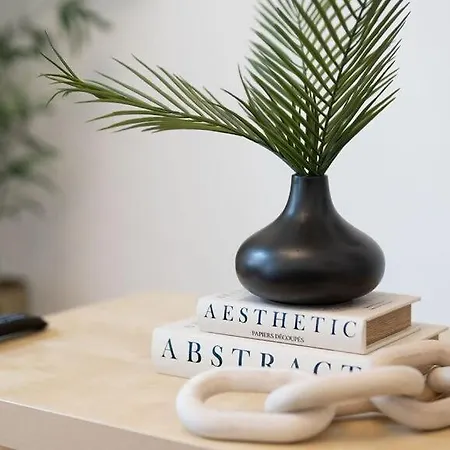 Apartment Luxury 1-bed Near Centre And North General Hospital *