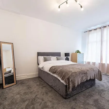 Luxury 1-bed Near Centre And North General Hospital * מנצ'סטר