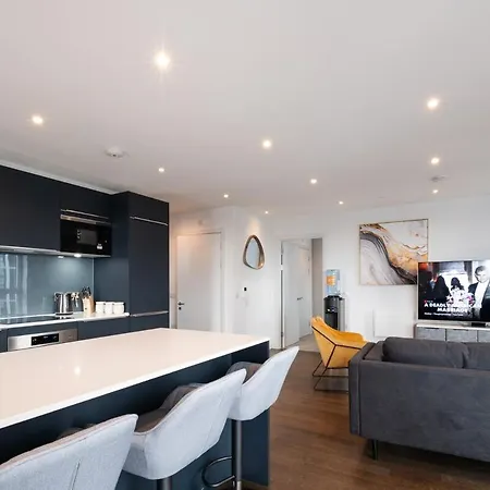 Stylish 2 Bdr By Torr Group Short Lets & Serviced With Free Wifi Apartman