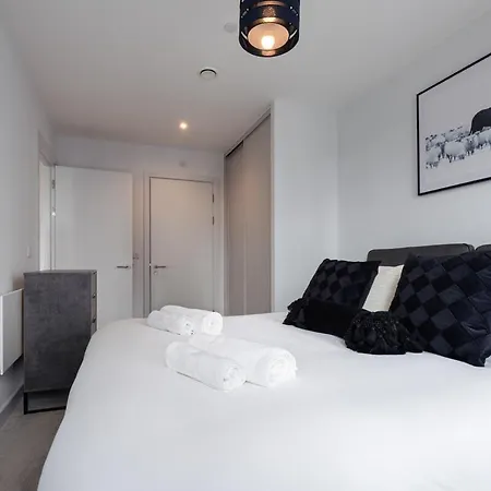 Stylish 2 Bdr By Torr Group Short Lets & Serviced With Free Wifi Apartman *