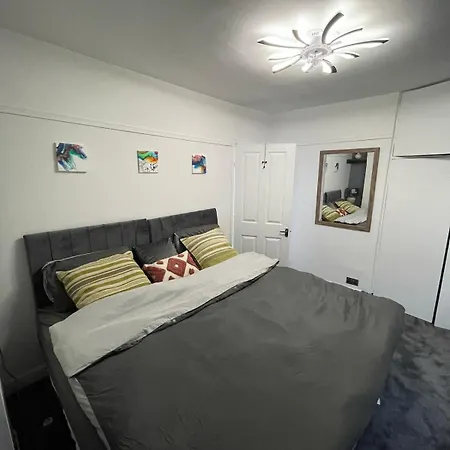 Hidden Gem 2 Bedroom House *