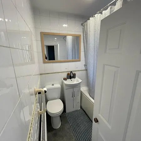 Hidden Gem 2 Bedroom House Manchester