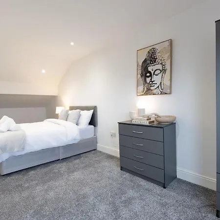 Luxury By Centre Etihad And Coop Live *