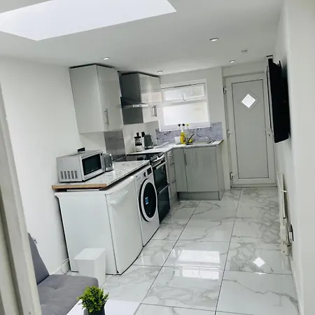 Cosy Ground Floor Apartment-free Parking Manchester