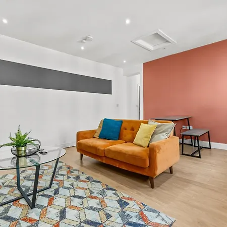 Heart Of The Centre - Serviced *