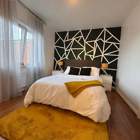 Stylish Townhouse- Centre - O2 Apollo Apartament *