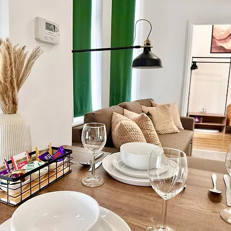 Chic & Modern 2br - Luxury Retreat Apartment